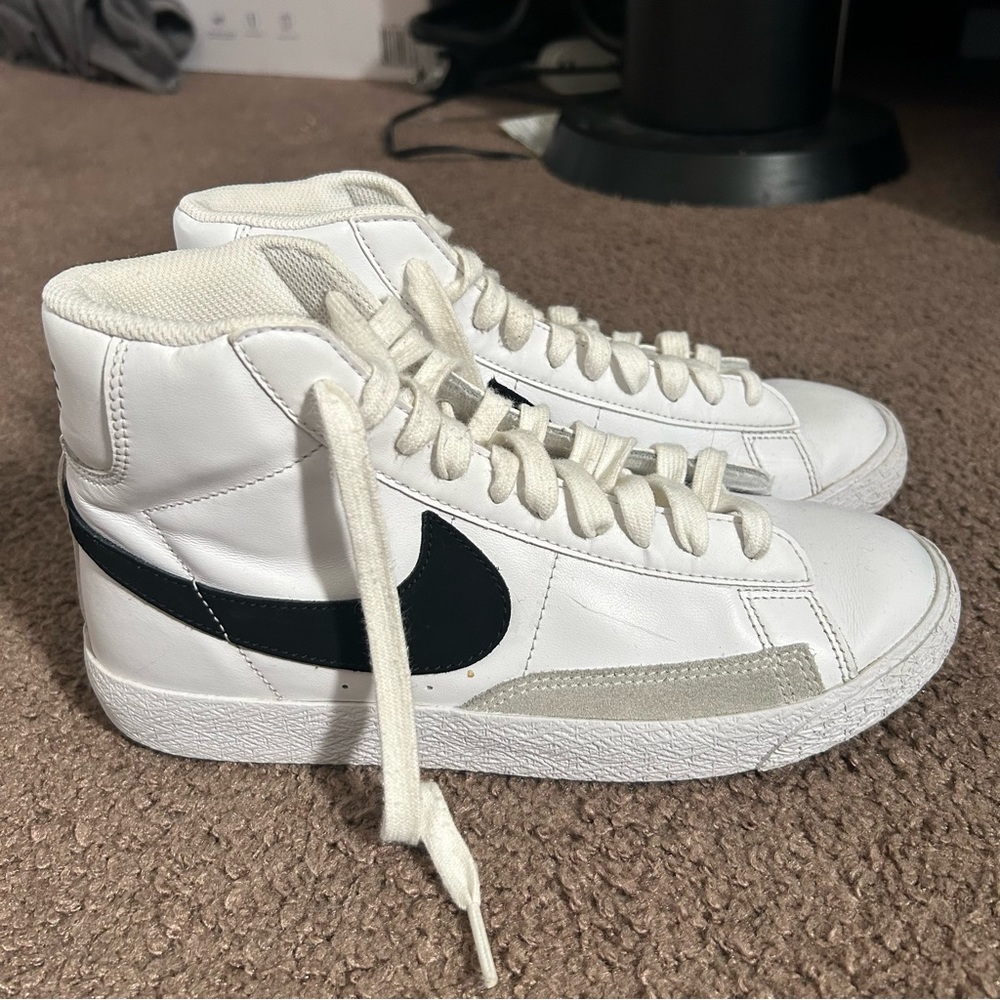 Nike Blazer Mid ‘77 Vintage GS White Black Youth Sz 6Y/ Womens Sz 7.5 DA4086-100